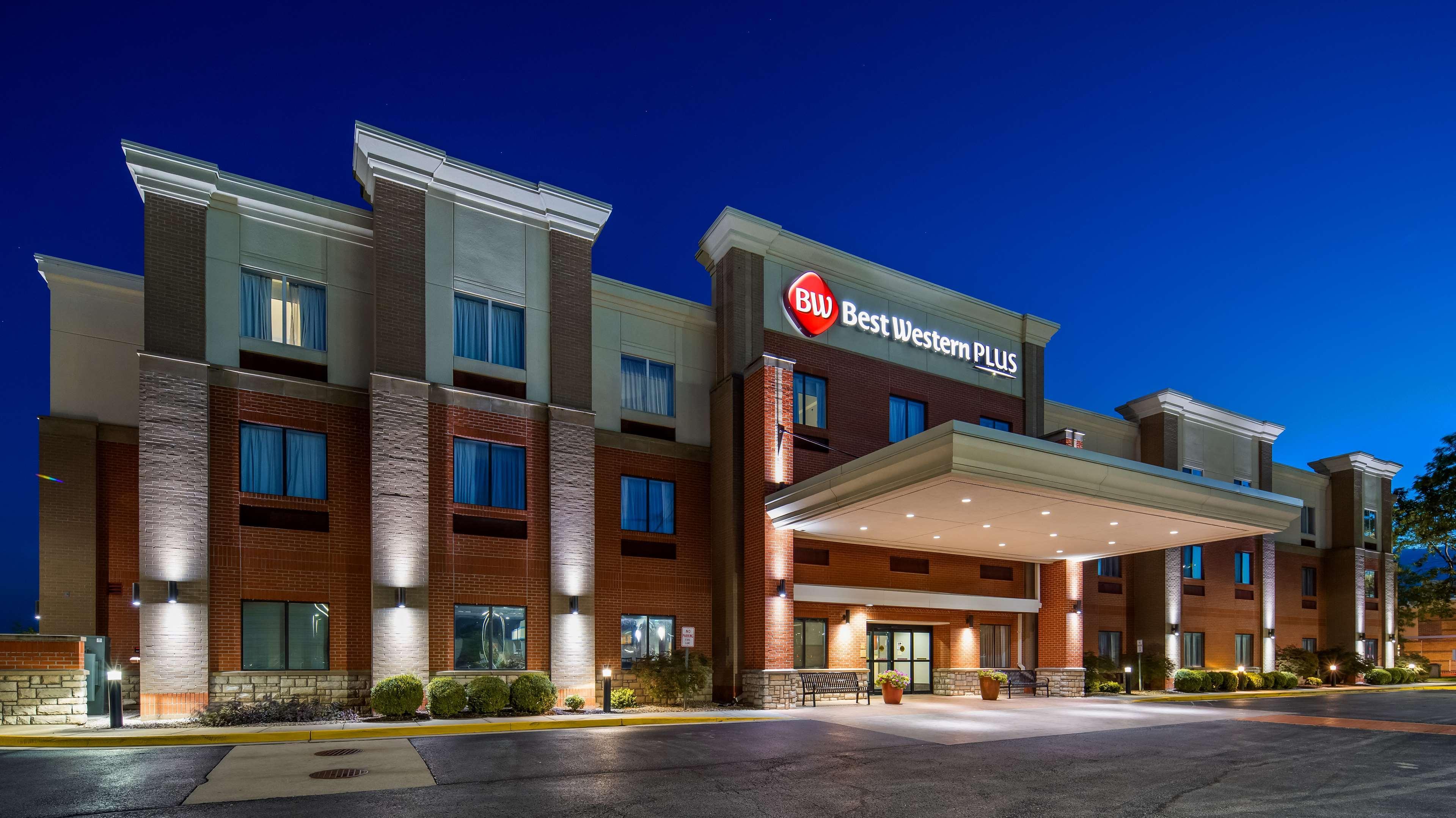 Best Western Plus Olathe Hotel Exterior photo