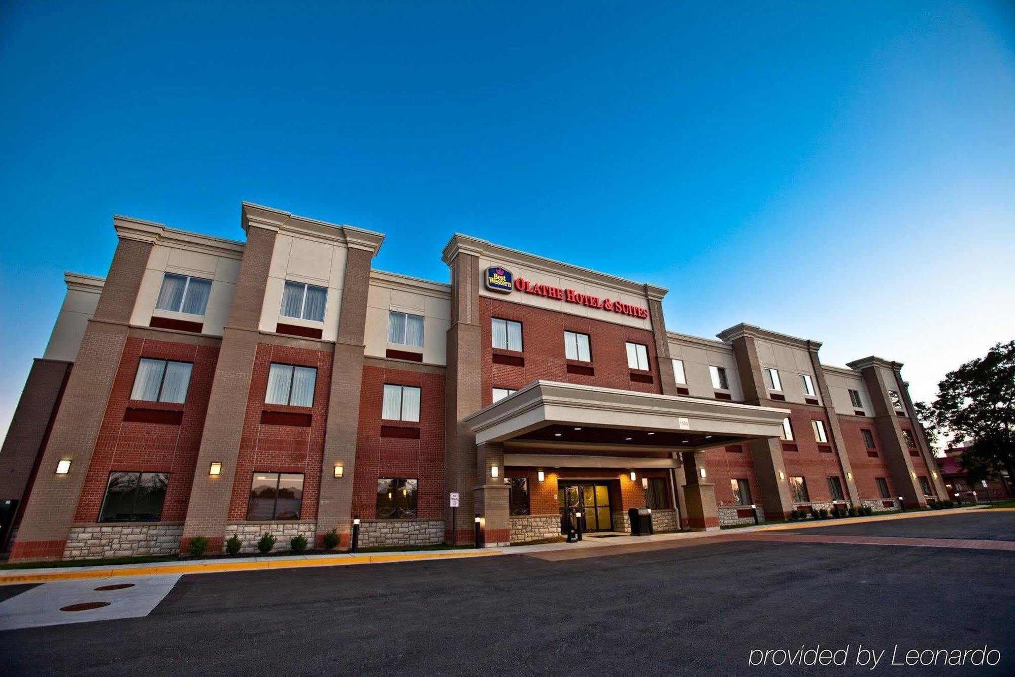 Best Western Plus Olathe Hotel Exterior photo